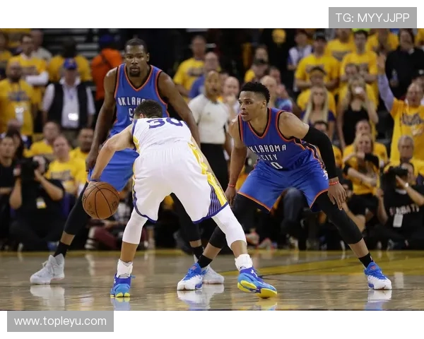 威斯布鲁克突破单打，得分结构比库里更具侵略性