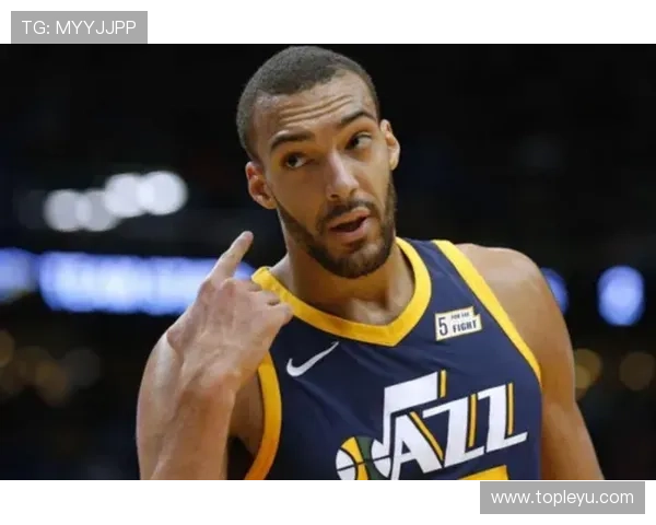 戈贝尔护框补防牵制约基奇，比以往更压缩内线命中率